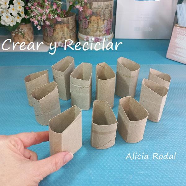 Vamos a transformar unos simples tubos o rollos de cartón del papel higiénico, en un precioso organizador giratorio de mesa para tus herramientas de trabajo de manualidades o lo que quieras. DIY y además lo vamos a proteger y plastificar con resina o barniz casero.