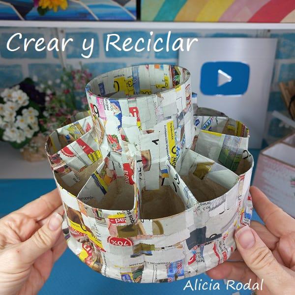 Vamos a transformar unos simples tubos o rollos de cartón del papel higiénico, en un precioso organizador giratorio de mesa para tus herramientas de trabajo de manualidades o lo que quieras. DIY y además lo vamos a proteger y plastificar con resina o barniz casero.
