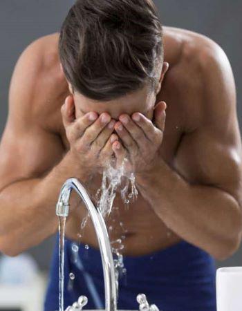 Aclarar con abundante agua