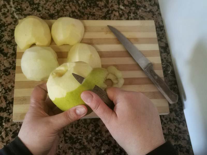 Pela manzanas