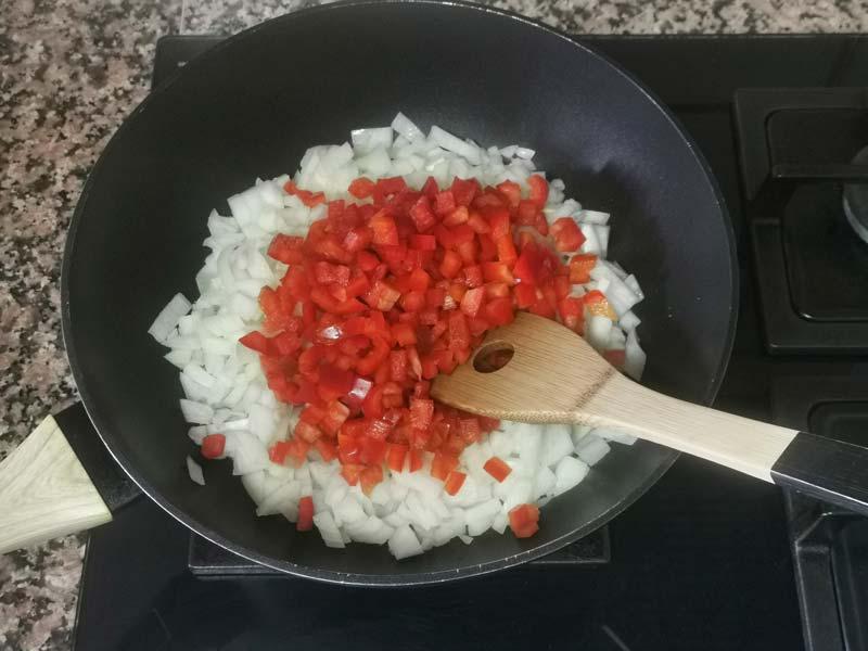 Cebolla y pimiento rojo