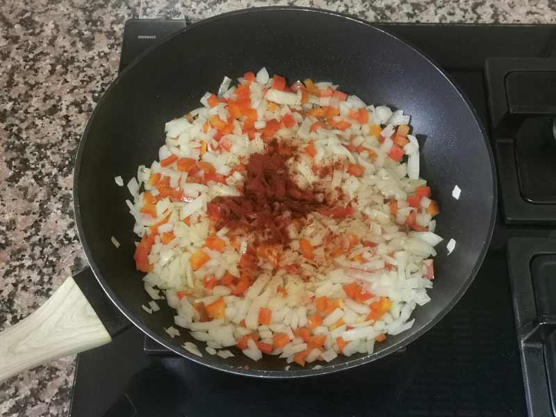 Cebolla pimiento rojo y pimenton