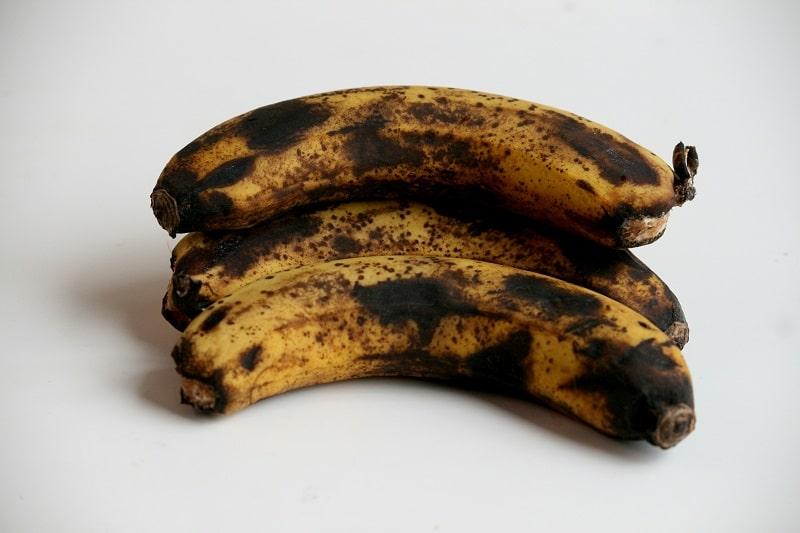 platanos maduros con piel oscura