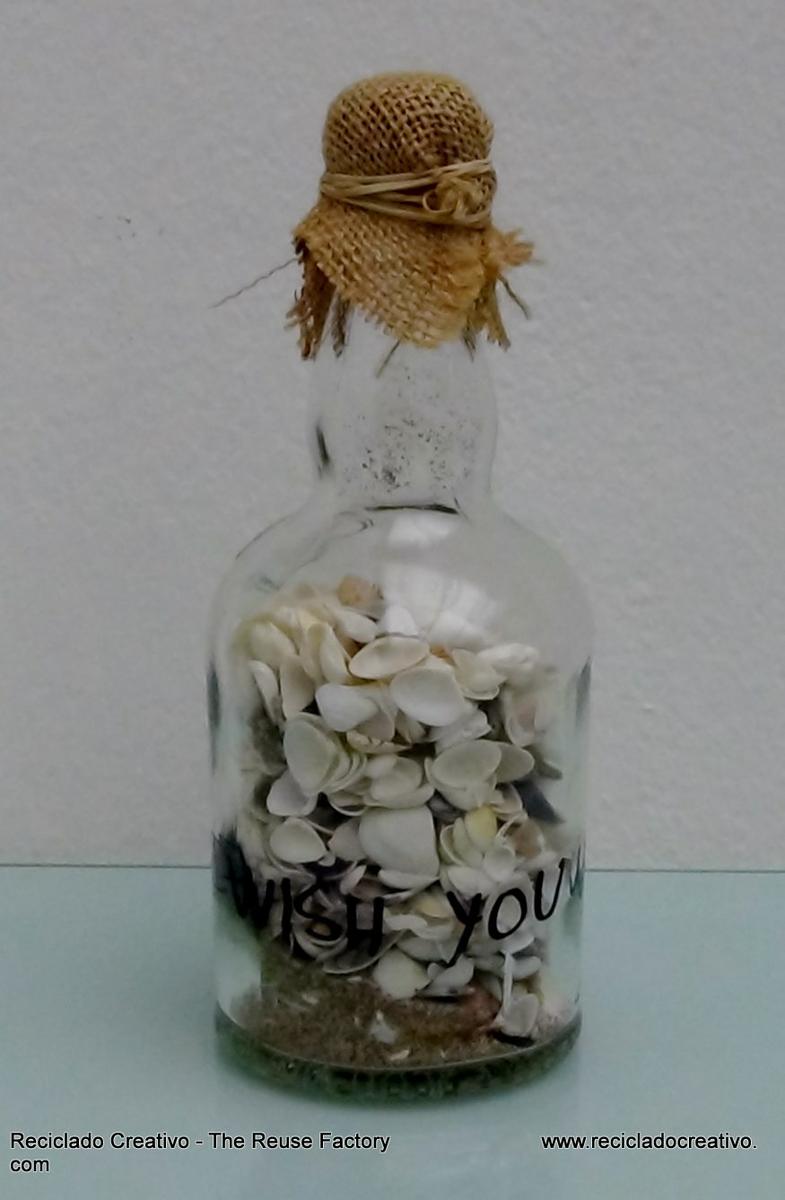 Souvenirs from holidays. Summer in a bottle. Recuerdos de las vacaciones. Verano en una botella. Reciclado Creativo. The Creative Reuse Factory