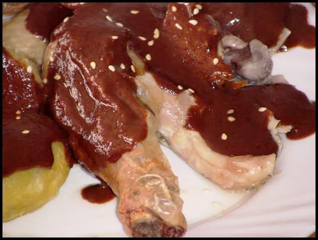 Pollo-asado-con-salsa-de-mole-poblano-005
