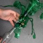 Florero. Hojas verdes de plantas para flores con botellas de plástico pet recicladas - Green leaves from reccled plastic bottles ( pet )