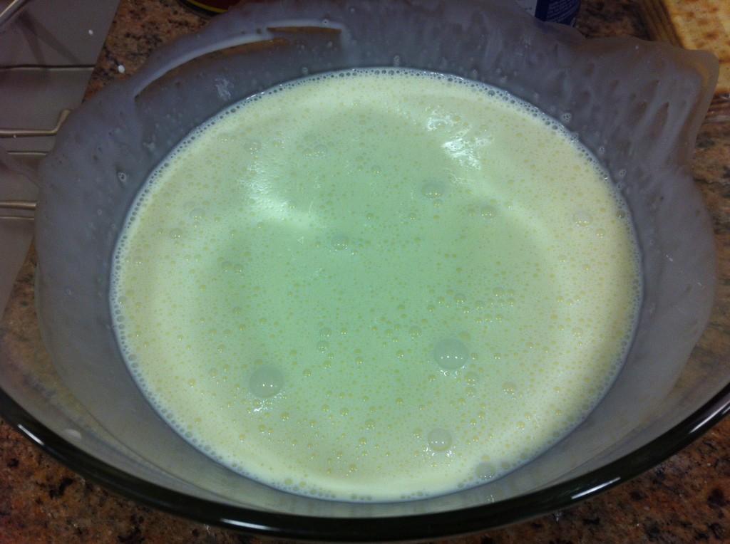 Haciendo la salsa del postre