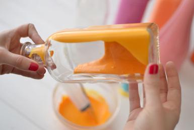 botellas pintadas por dentro