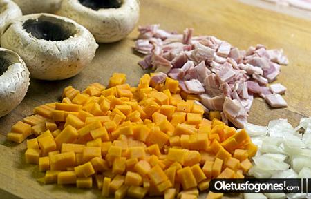 Champiñones rellenos de bacon y calabaza al horno. ¿A qué esperas para probarlos?