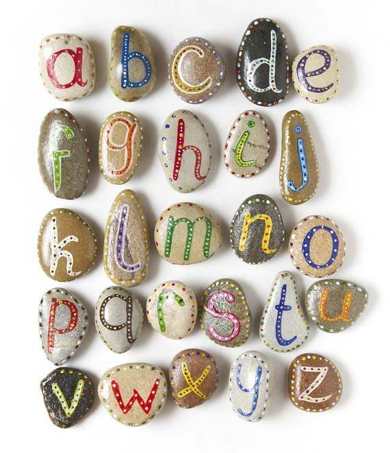 Pintar piedras abecedario