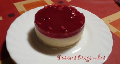 Tarta fría de yogur y granada