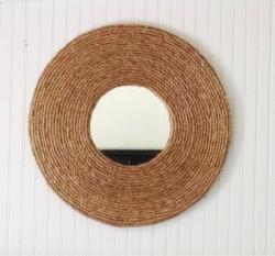 Marco de espejo forrado con cuerda