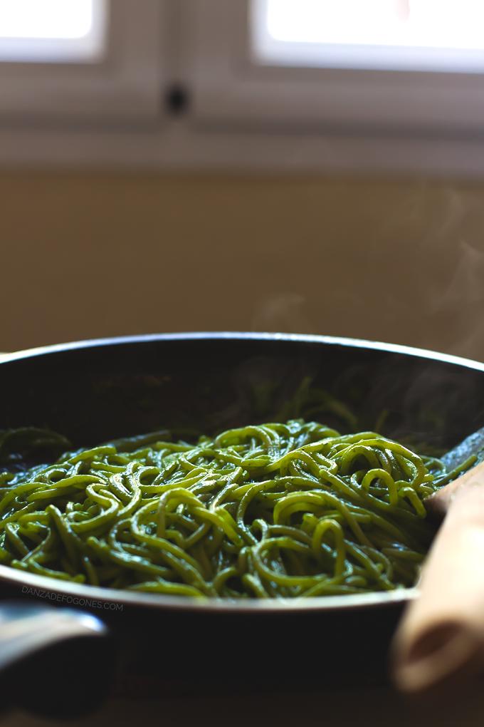 Pasta con Salsa Verde de Coco