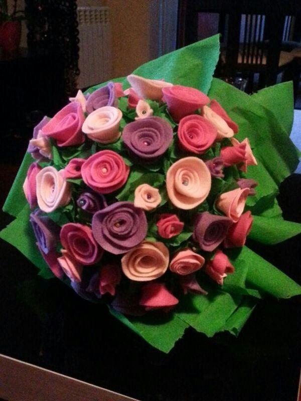 ramo de flores de fieltro