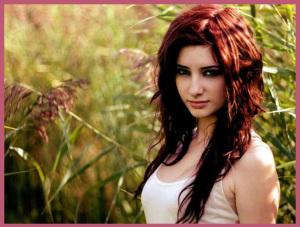 cabello rojo 300x227 Aplicación de un TINTE rojo