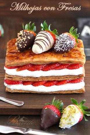 Milhojas con fresas y mousse de coco