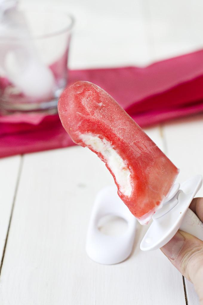 Polos de fresas con nata (crema de leche). Vídeo receta