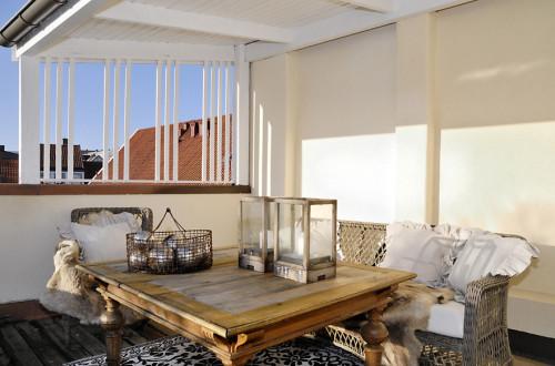 Mueble de madera estilo colonial