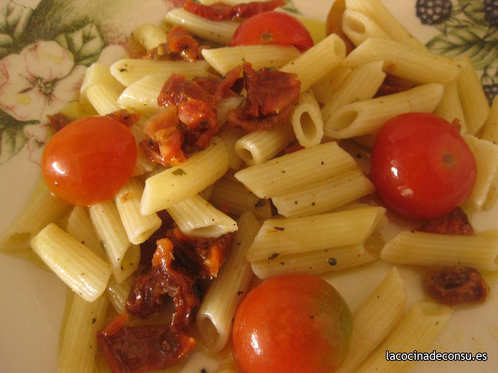 ensalada con vinagreta de tomates secos