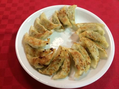 Sacando las Gyozas