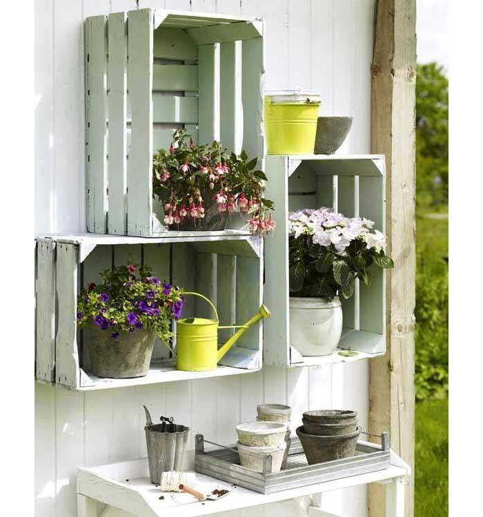 Decorar con cajas de madera.