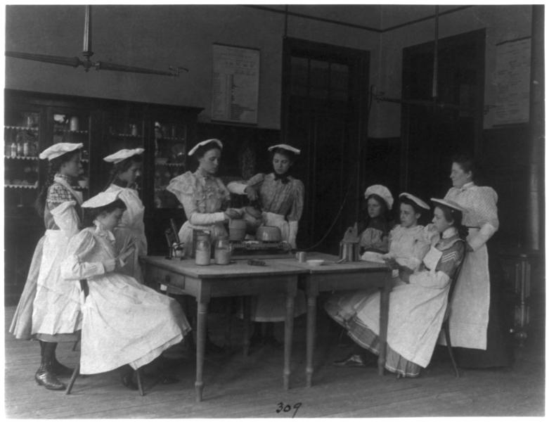 781px-Eight_girls_and_teacher_in_a_cooking_class_in_a_Washington,_D.C.,_high_school