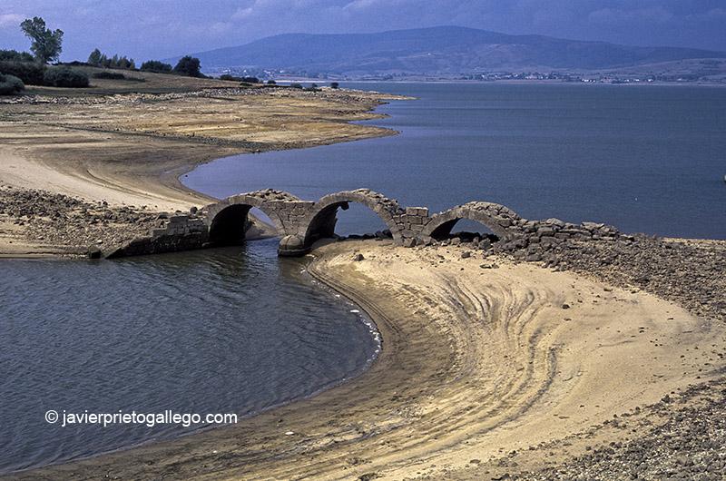 Embalse del Ebro. Playa de Arija. Burgos. Castilla y León. España. © Javier Prieto Gallego