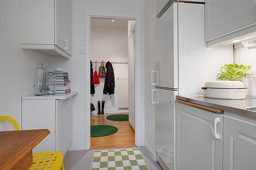 Estudio con toques de color