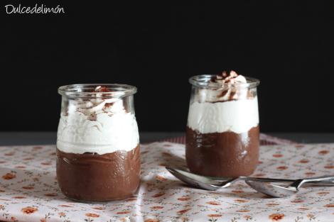 Vasitos de chocolate y cafe