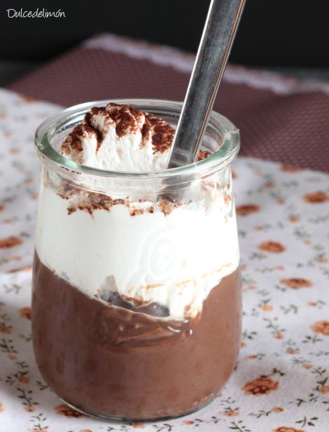 Vasitos de chocolate y cafe
