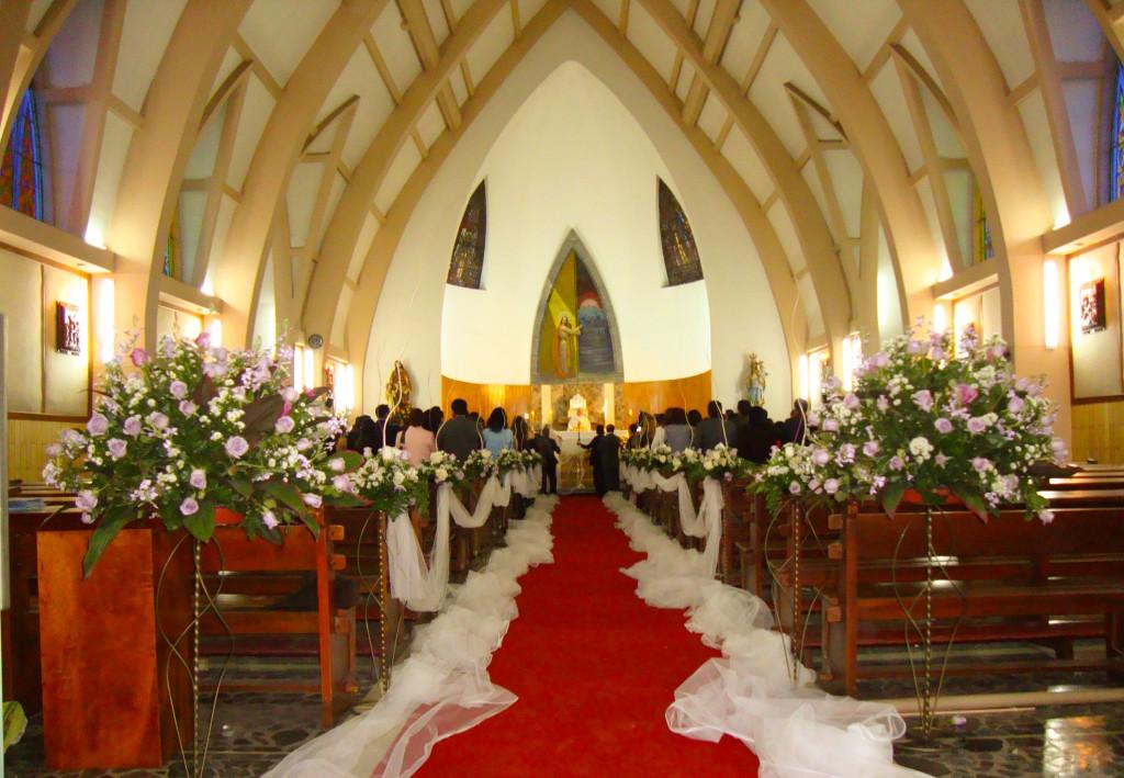 Decoracion-de-iglesias-para-matrimonio-7