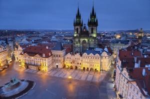 Praga - Plaza vieja de la ciudad e Iglesia de Nuestra Señora de Tyn, República Checa