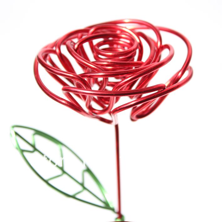 flor hecha con alambre