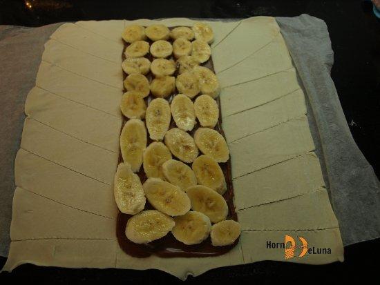 trenza de hojaldre con chocolate y platano