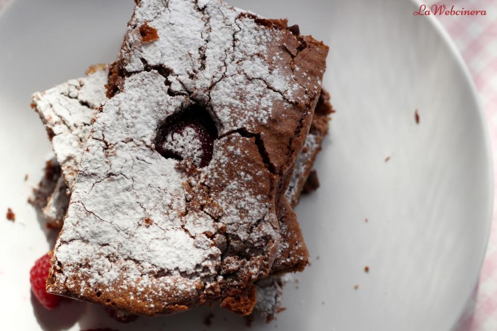 brownie_con_nueces_y_frambuesas