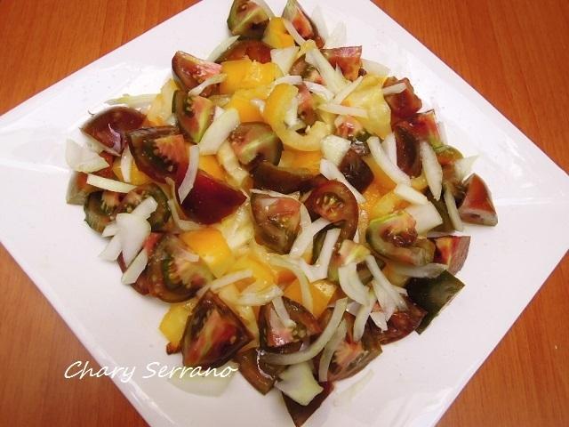 ENSALADA DE ATÚN, TOMATES Y CEBOLLA, SIN ATÚN