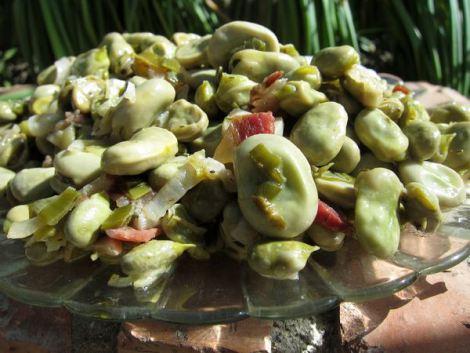 habas-con-jamon-y-huevos-fritos-