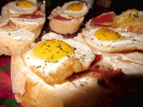 huevos-de-codorniz-con-jamon-serrano-