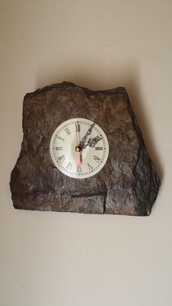 Reloj de pizarra de esfera clásica