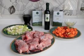 conejo asado con fondo de crema de membrillo y verduras