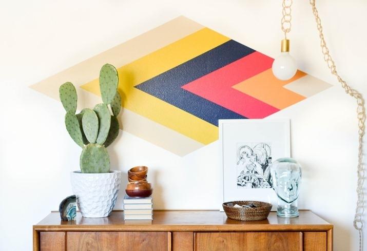 DIYPaintedDiamondFocalWallvintagerevivals.com2_