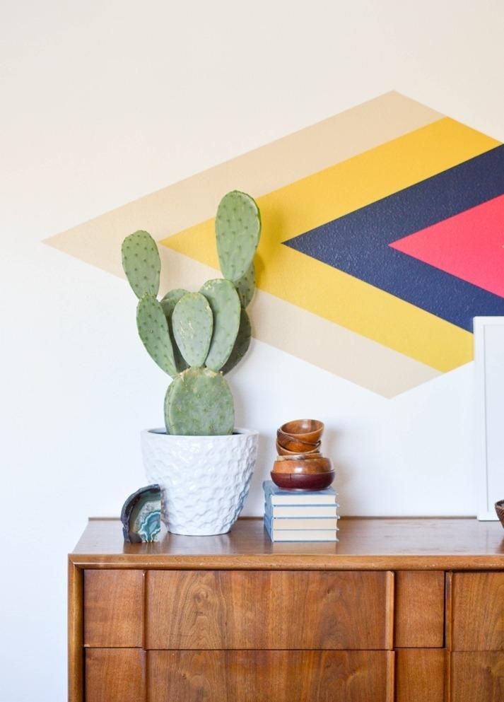 DIYPaintedDiamondFocalWallvintagerevivals.com4_