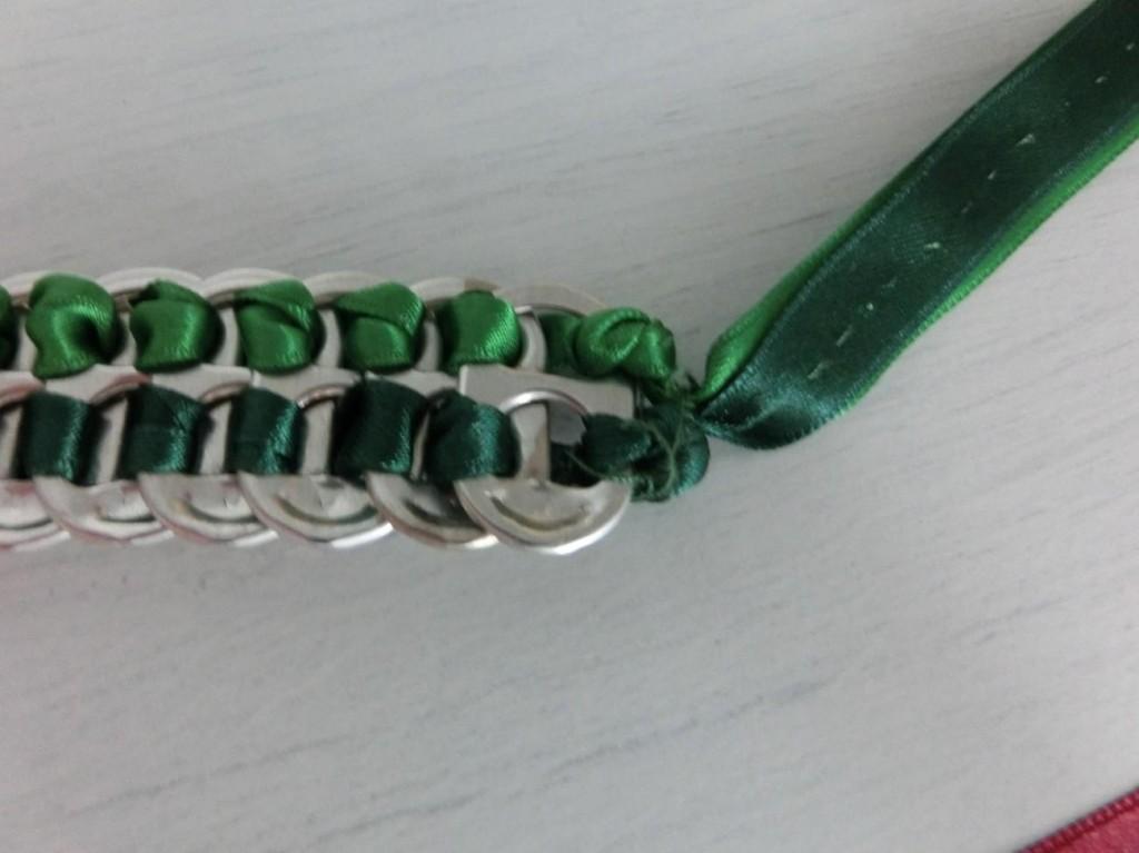 Como hacer collares con anillas de refresco