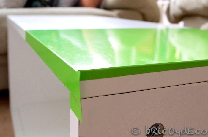 forrar-esquinas-con-vinilo-mueble