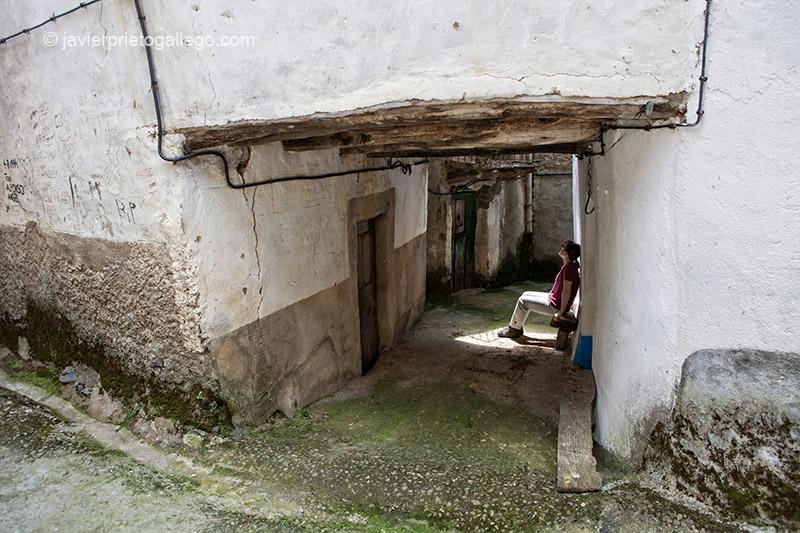 Callejón. localidad de Erías. Comarca de Las Hurdes. Cáceres. Extremadura. España. © Javier Prieto Gallego;