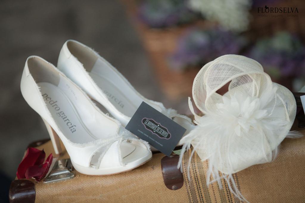 tocado_zapatos_novias