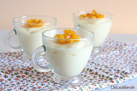 Mousse de mango y queso batido