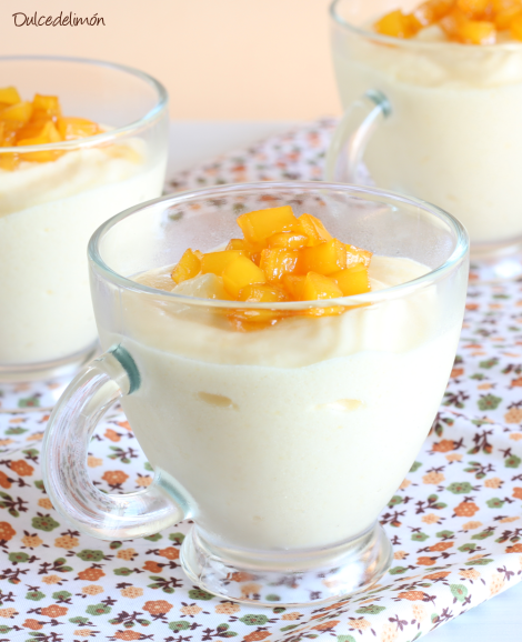 Mousse de mango y queso batido