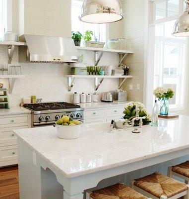 ventajas de decorar cocinas en color blanco