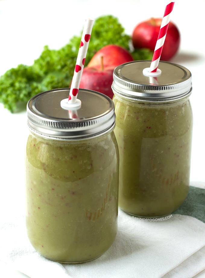 Batido Verde de Manzana y Col Rizada | danzadefogones.com #danzadefogones #receta #vegano #vegana #singluten